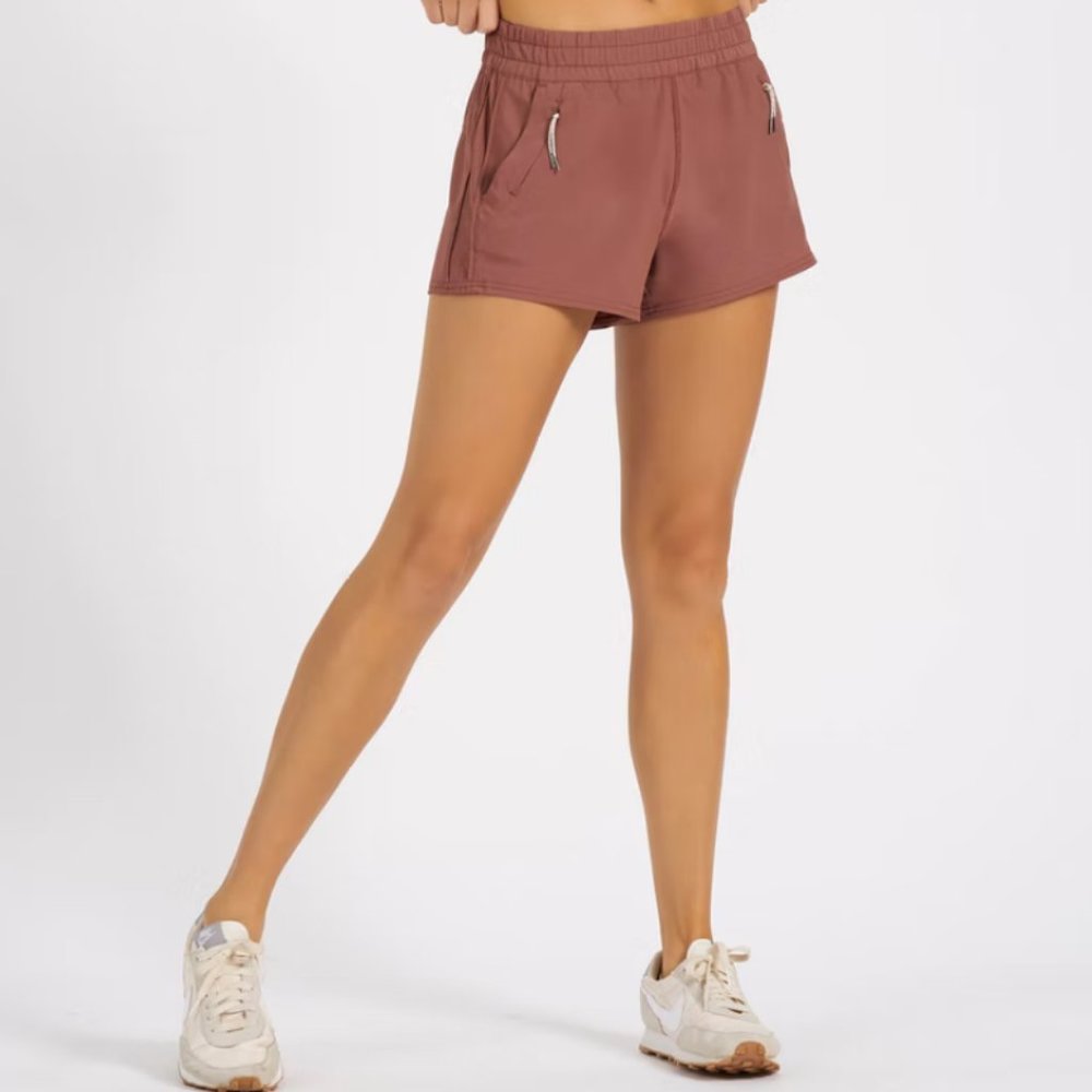 Vuori Dash Short Terracotta NWT